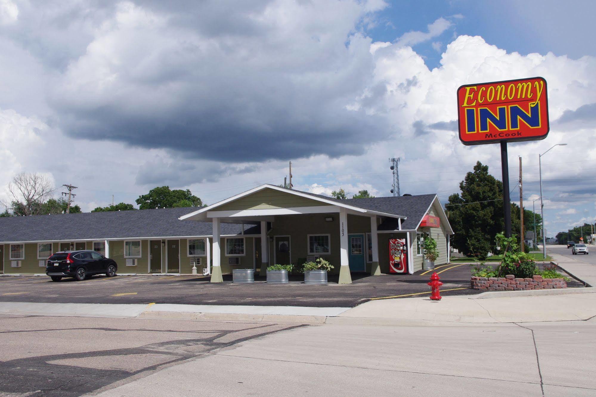 Economy Inn Mccook Exterior photo